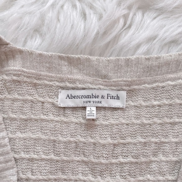 Abercrombie and Fitch Babydoll Sweater - Picture 3 of 4